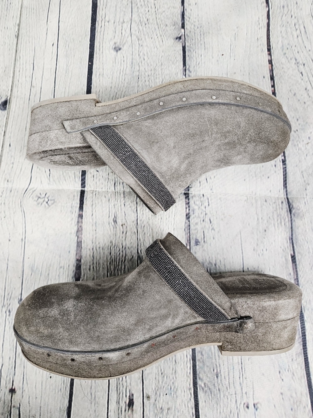 BRUNELLO CUCINELLI | Monili suede leather glitter accent slip-on clog - Picture 3 of 12